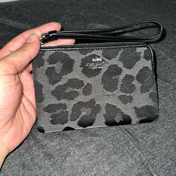 Coach Leopard Wristlet - Picture 1 of 10